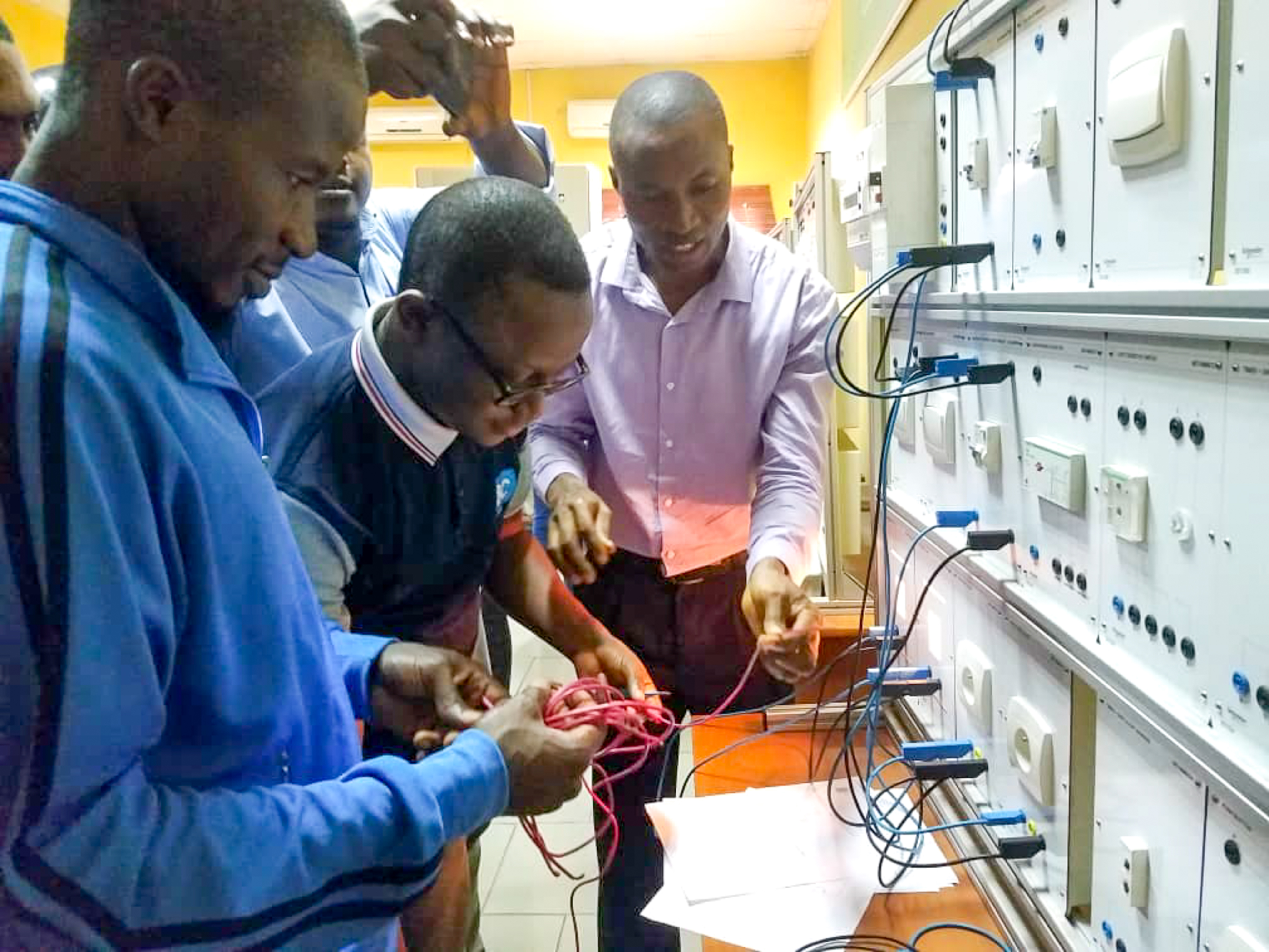 Schneider Electric, AFD, NAPTIN to train 300 Nigerian electricians