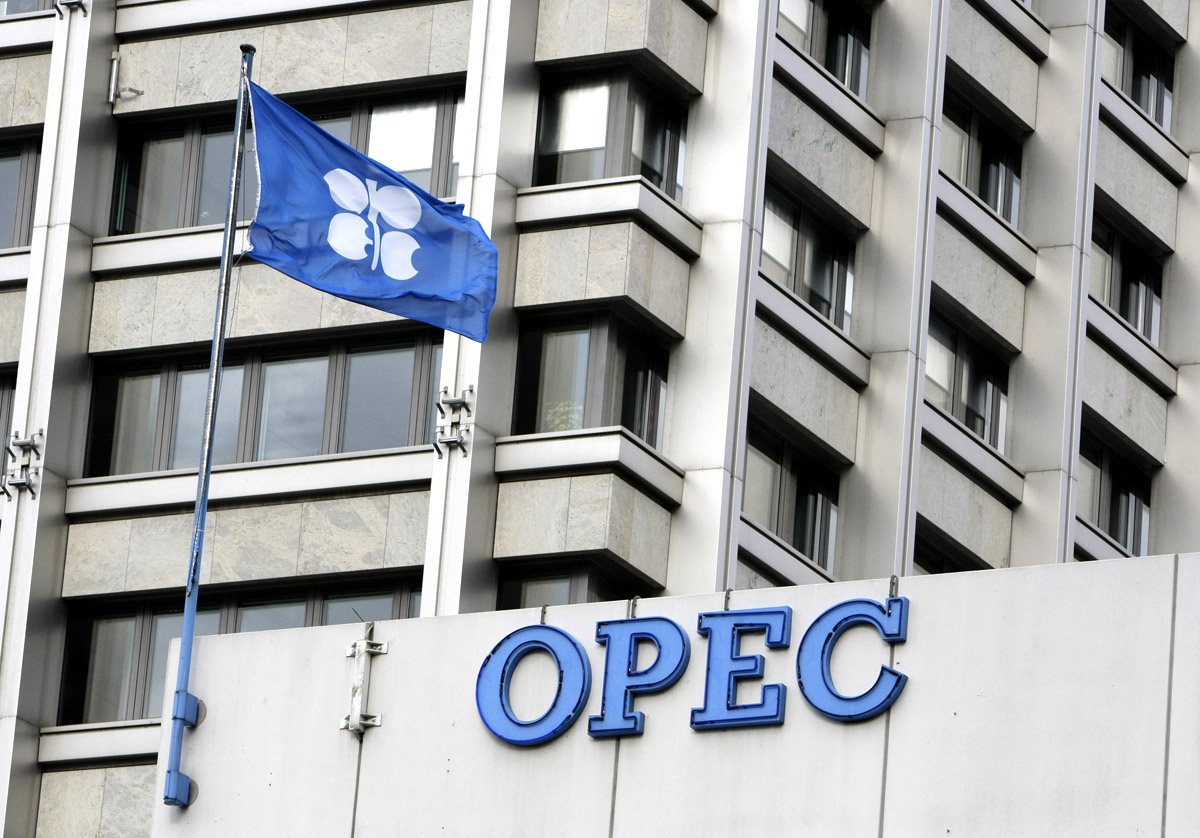 OPEC in trouble as oil outlook worsens