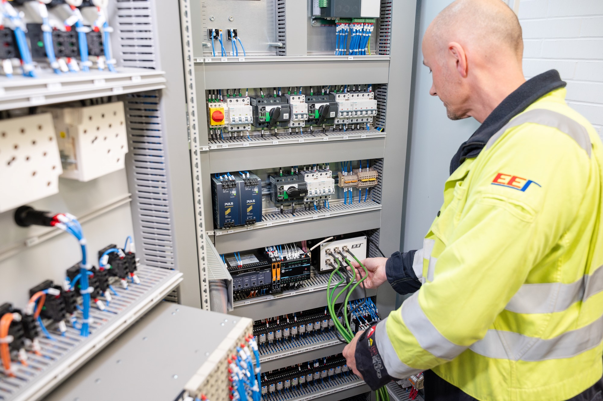 Strong and stable exploration: How excitation systems reduce maintenance and boost oil and gas exploration