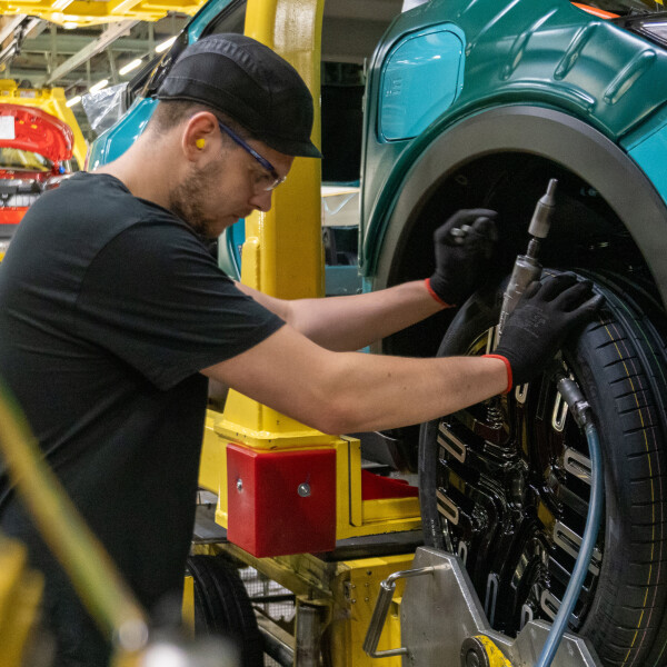 Next generation Nissan LEAF powers EV36Zero at Sunderland