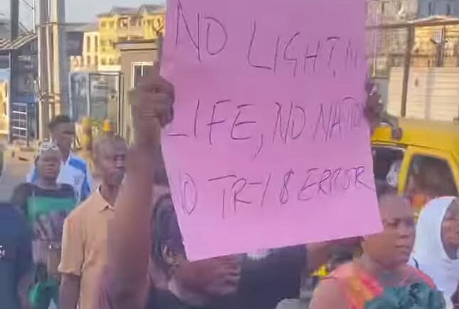 Concerns grow as Nigerians take to the streets over worsening power crisis