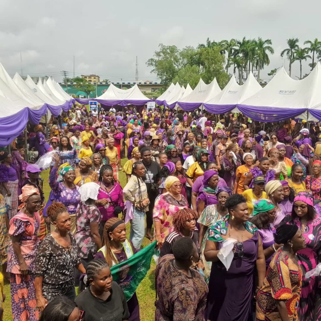 Host communities besiege Port Harcourt Refinery over alleged exclusion from NNPCL MoU